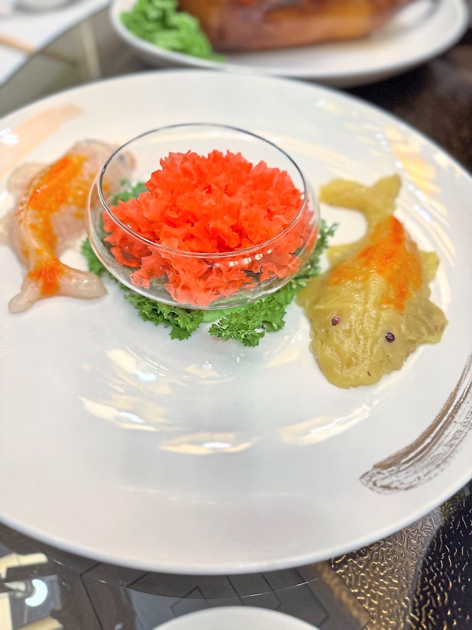 Steamed koi fish-shaped ‘ninko’ is pleasantly chewy and lightly sweet.