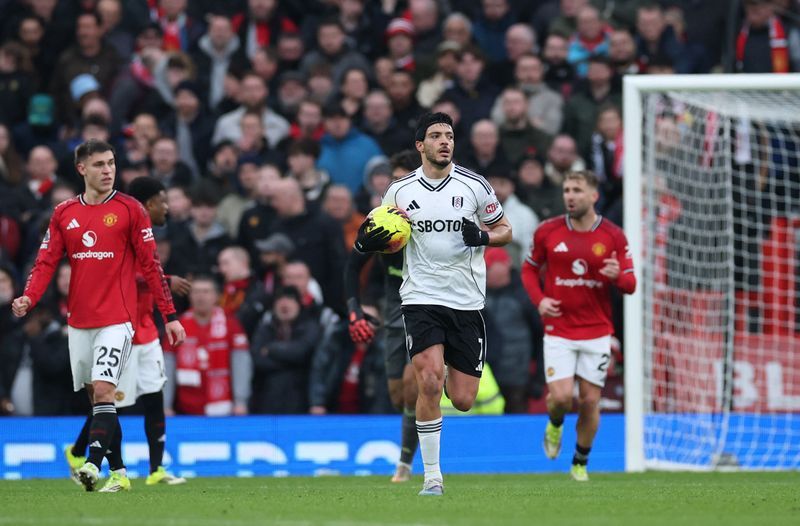 Soccer-Man Utd continue winning run under Carrick after late 3-2 win over Fulham