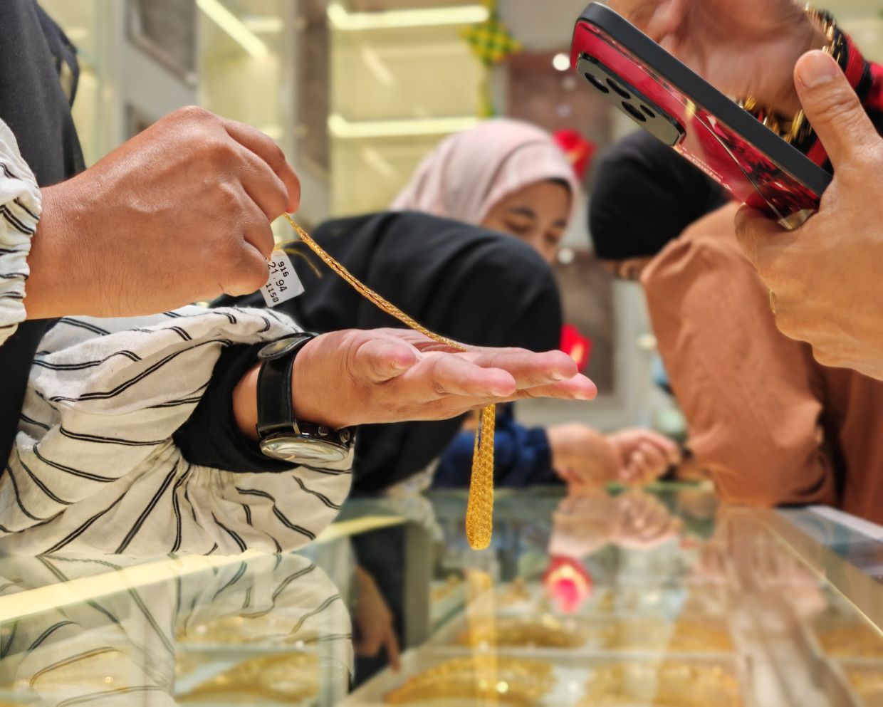 Smaller amounts of gold kinder on the wallet, safer to carry