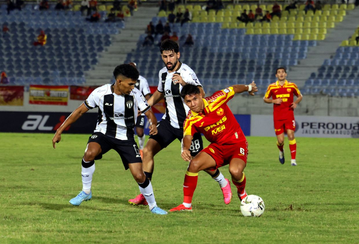 Selangor fight back to hold Terengganu, JDT hit five past Immigration