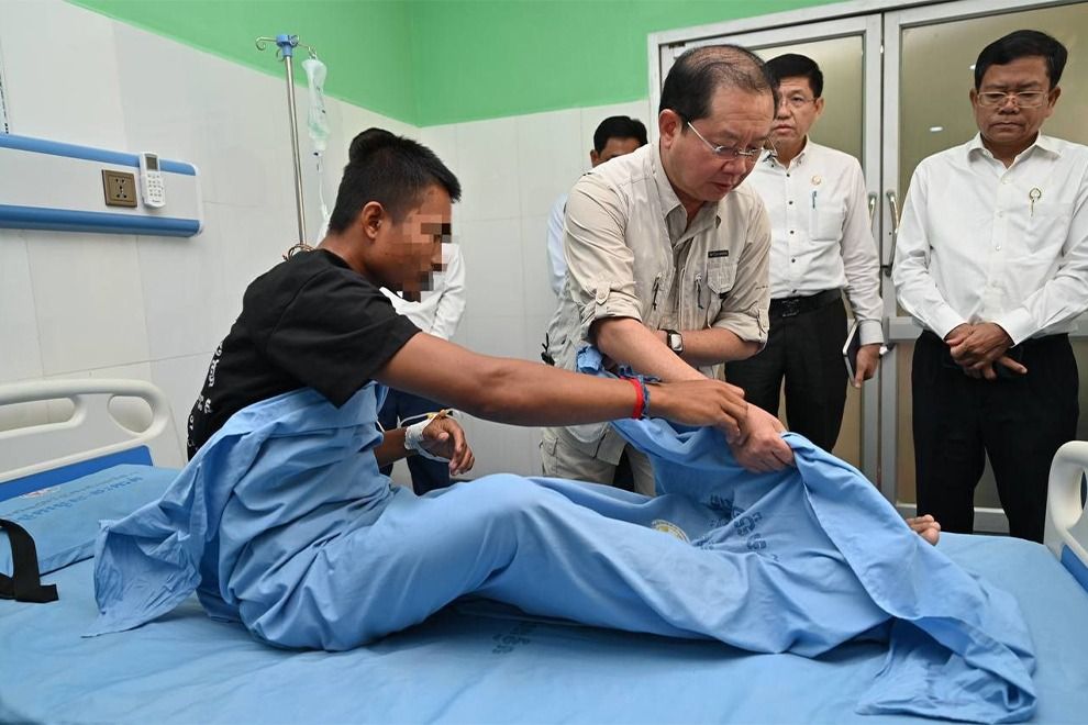 Cambodian health workers hailed as ‘frontline heroes’ during border clashes