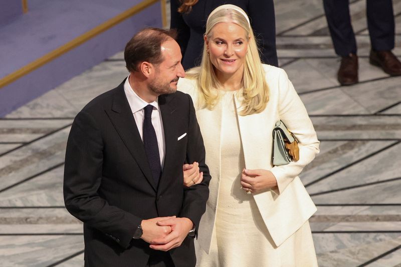 Norway parliament supports monarchy despite scandals