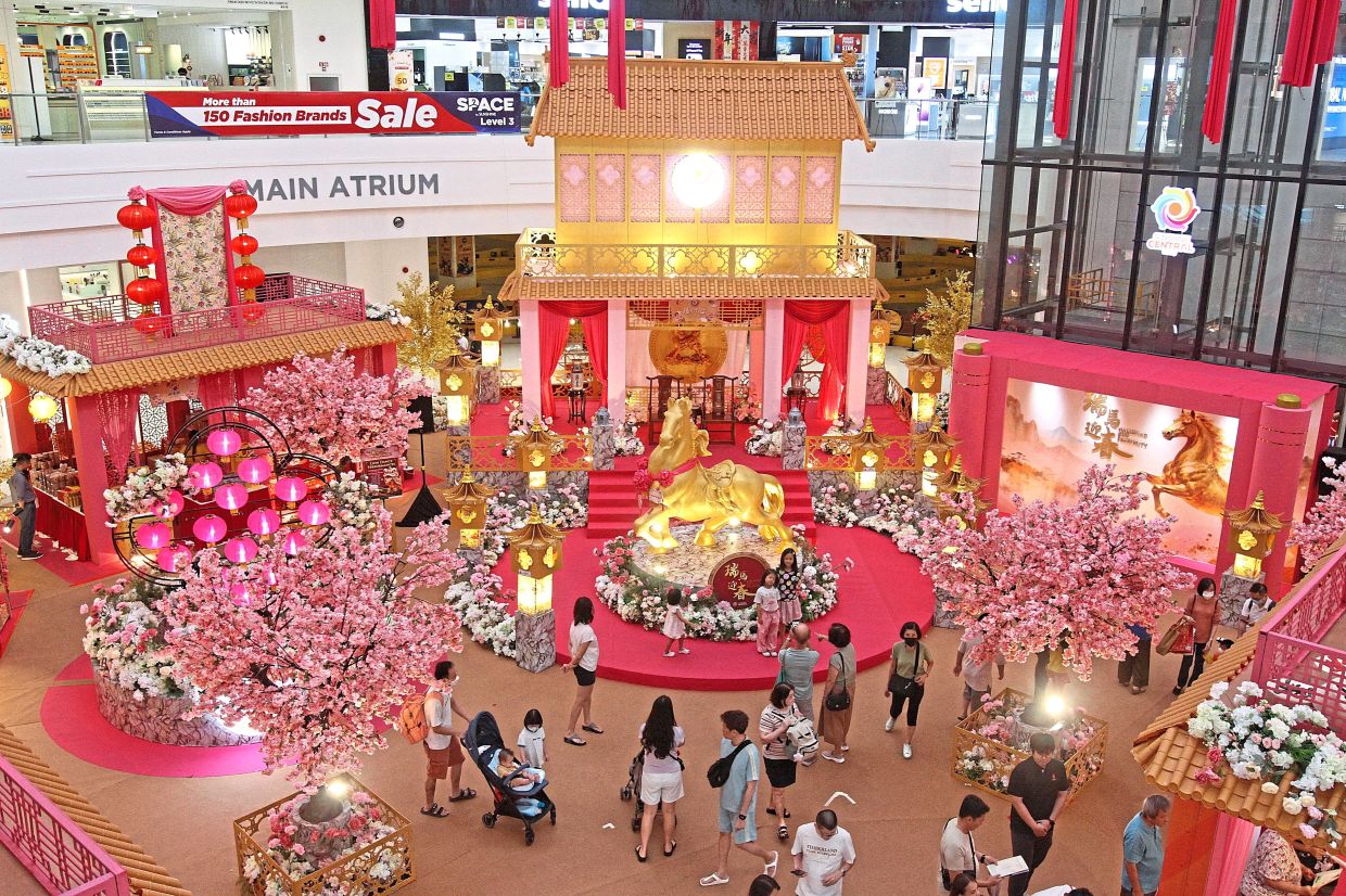 Sunshine Central’s festive courtyard decor also celebrates the majestic incoming horse zodiac. 