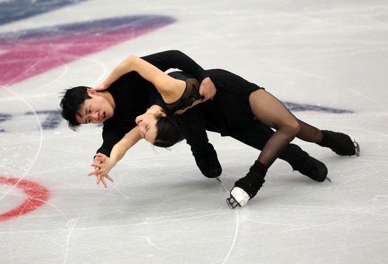 Olympics-Korean ice dancer pens story for Olympic routine