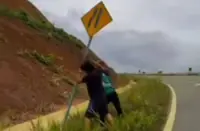 Sabah cops nab teens for damaging road sign as seen in viral video