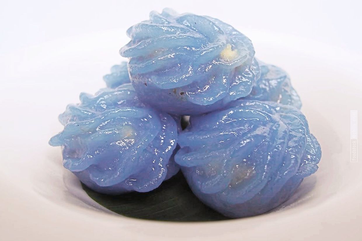 Thailand’s chor muang is also called purple flower dumpling. — Chill Chill House/Wikimedia Commons