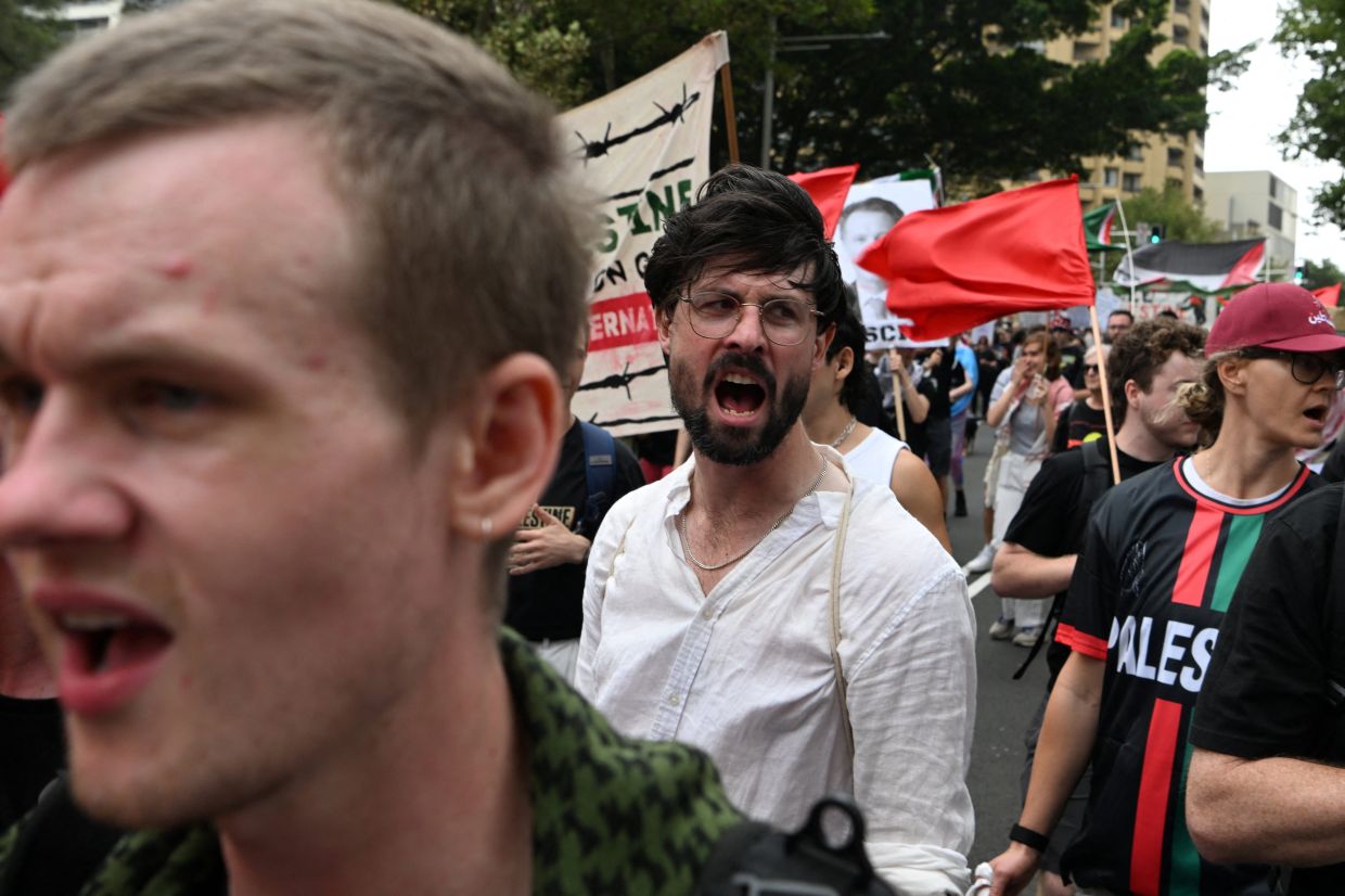 Australia charges teenager over alleged death threats to Israeli President Herzog