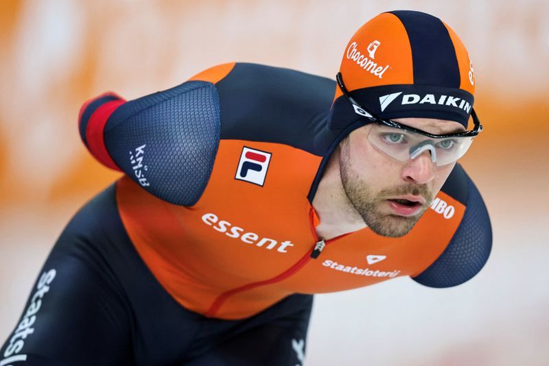 Olympics-Speed skating-Dutch Huizinga savours Games debut but braces for 5,000m battle