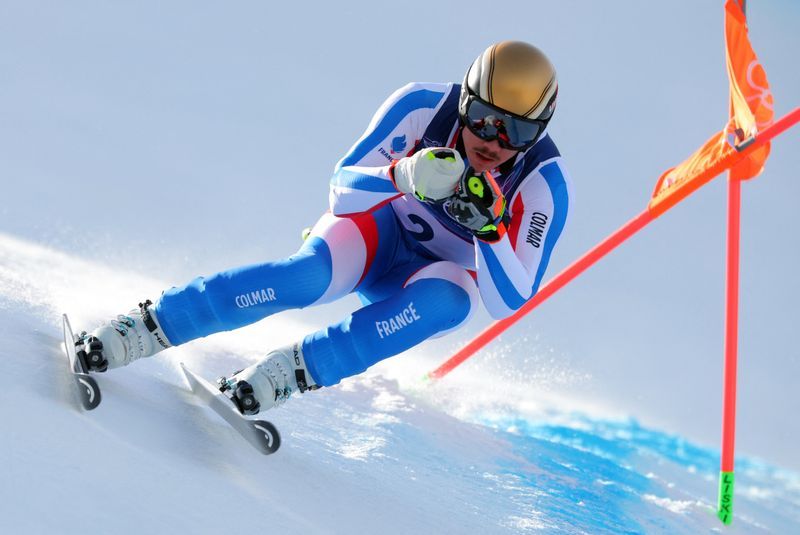Olympic-Alpine skiing-France's Alphand to brave Olympic downhill with injured wrist