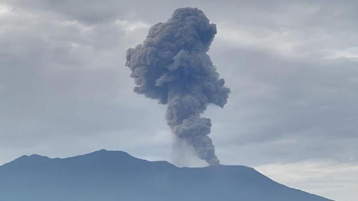 Indonesia's Mount Marapi erupts, spews ash 600m into air