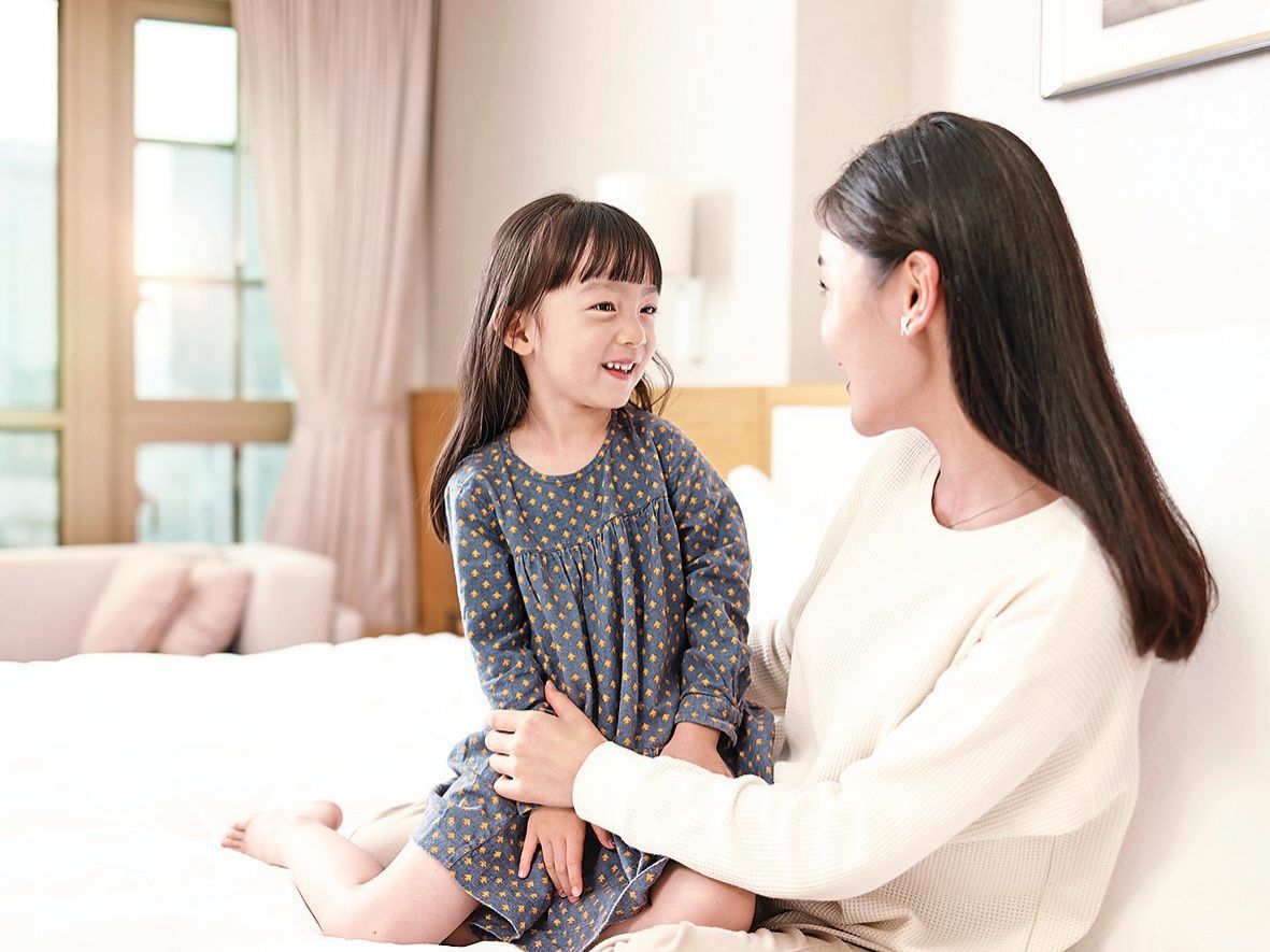 Those 'educational' videos aren't helping your child speak