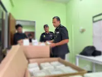 Authorities seizes 529 fake mobile phones in Ipoh raid