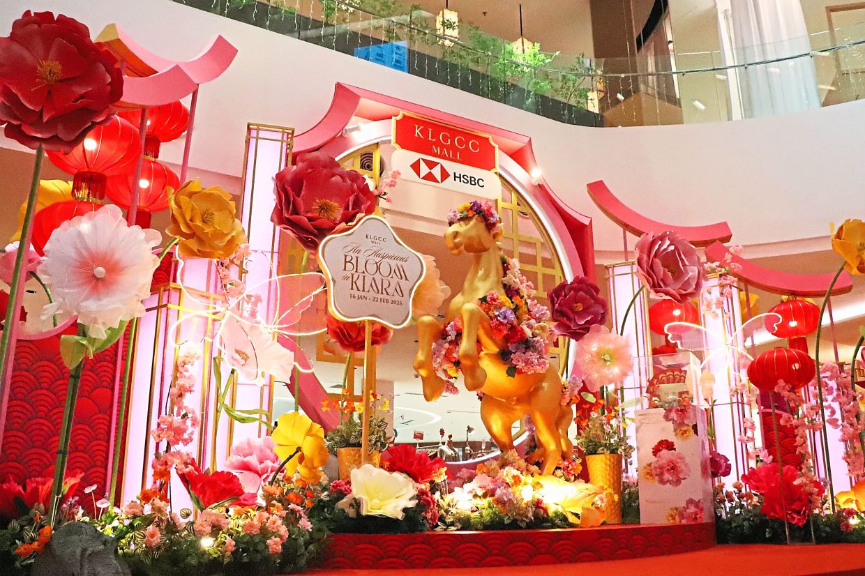 KLGCC Mall’s classic Oriental garden.