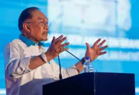 Work hard or step aside, Anwar tells PKR members