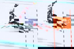 Olympics-Alpine skiing-Johnson fastest, Vonn third in interrupted final training