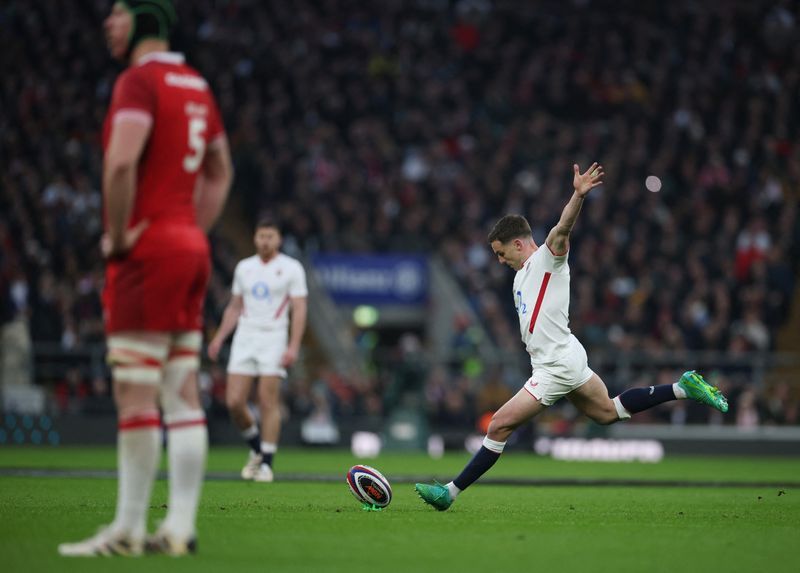 Rugby-Ford shines as England overwhelm dismal Wales