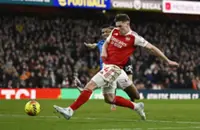 Soccer-Gyokeres double as Arsenal outclass Sunderland to extend lead