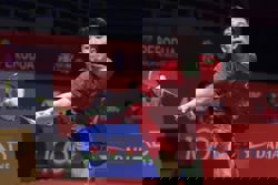 World junior champ Hu Zhean sparks China comeback in semis