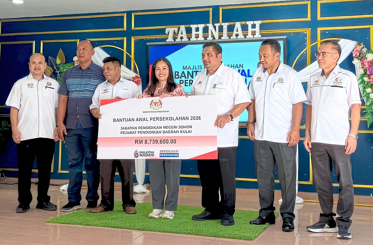 Schooling aid comes at right time for parents in Kulai