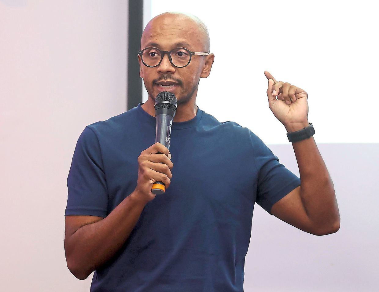 Alliff Benjamin is representing a group of 10 residents from the area. 