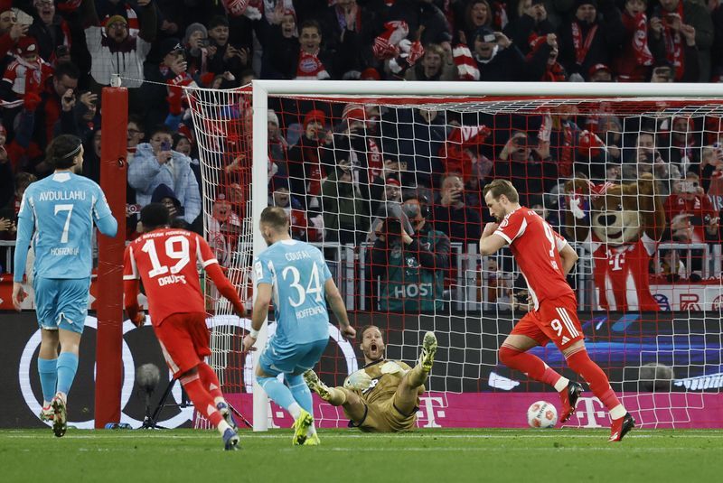 Soccer-Bayern open six-point lead with five-goal thrashing of Hoffenheim