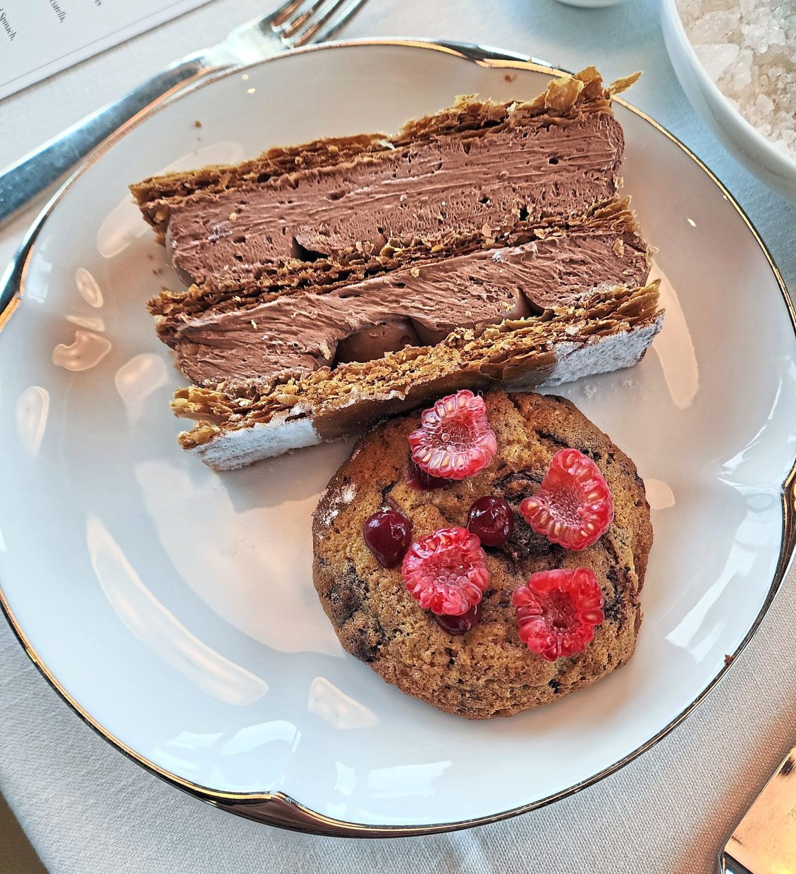 Desserts include the delicious triple chocolate cookie and 71% chocolate mielle fieulle.