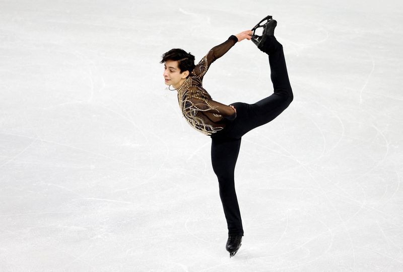 Olympics-Figure skating-Mexico's Carrillo back at Games as Latin America's unlikely standard-bearer