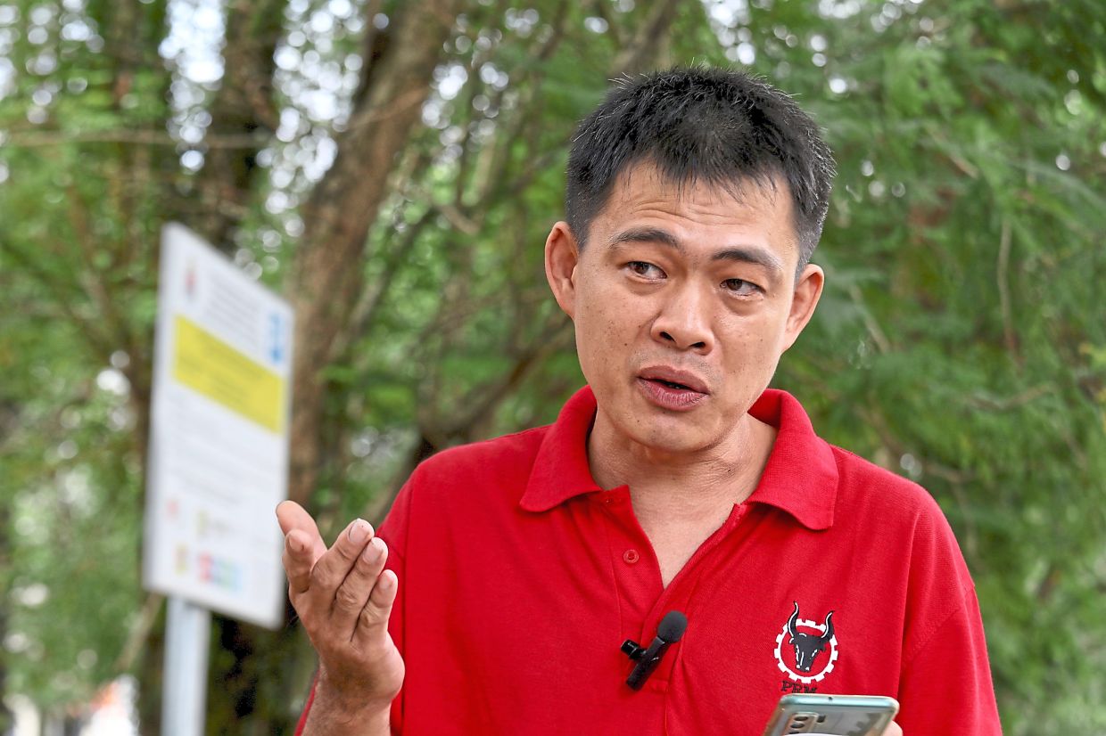 Lee says residents should never be required to pay for parking their vehicles in front of their homes.