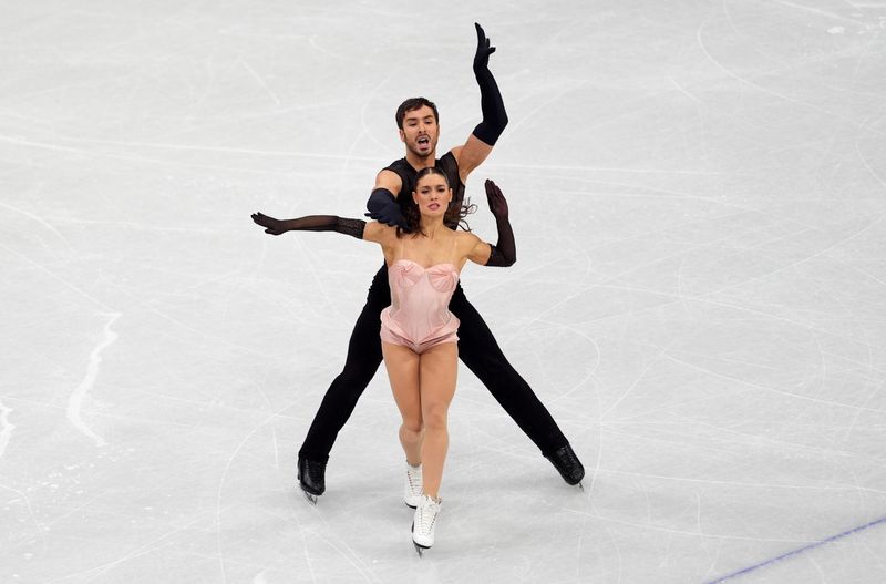 Olympics-Figure skating-New French duo Fournier Beaudry, Cizeron lead after short dance at Milano Cortina Games