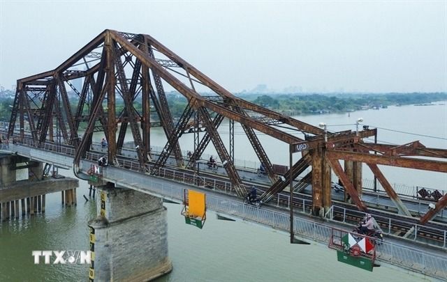 Trains resume across Vietnam's Long Bien Bridge after incident