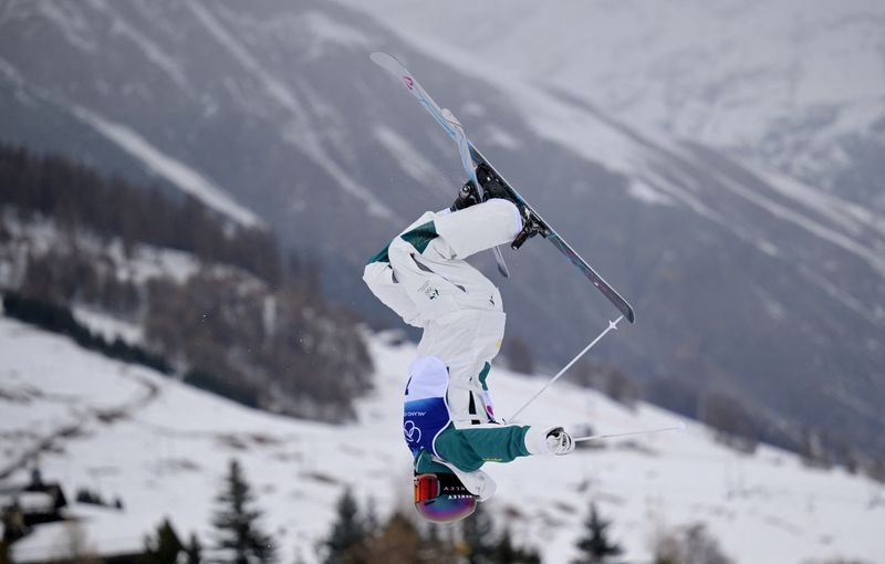 Olympics-Freestyle Skiing-Anthony and Laffont reach moguls finals, Kauf in second qualifiers
