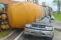 Man, 60, killed as cement mixer crashed into pickup in Sarawak