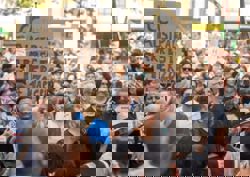 Australia urges calm after violent clashes in Sydney during Israeli President's visit