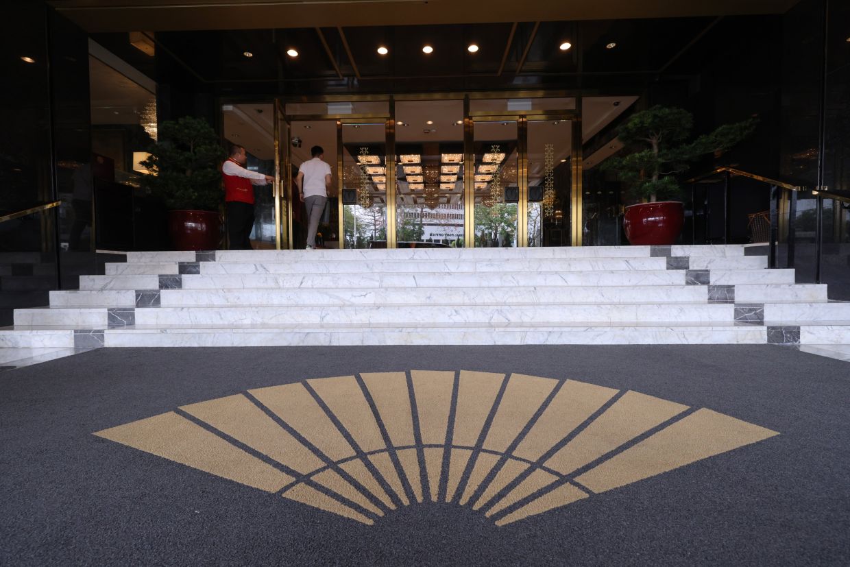 Eight people fall ill after eating seafood at Hong Kong’s Mandarin Oriental hotel