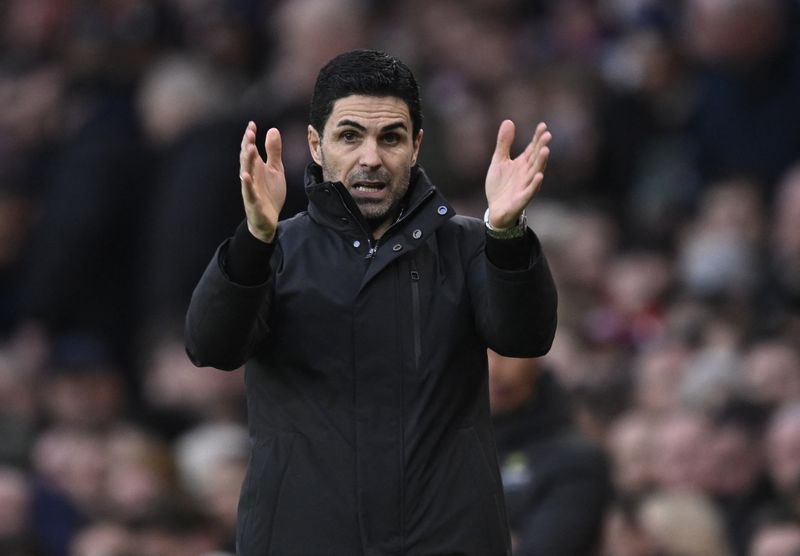 Soccer-Arsenal's Arteta pays tribute to sacked Spurs boss Frank