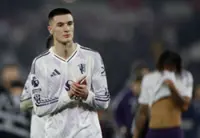 Soccer-Sesko breaks West Ham hearts to rescue point for Man Utd