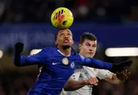 Soccer-Chelsea suffer familiar failings as Leeds battle back for 2-2 draw