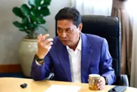 Azam Baki to send letter of demand to Bloomberg over RM800,000 shares report