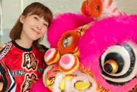 Singaporean actress Jeanette Aw learns lion dance in 3 hours, performs for seniors at nursing home