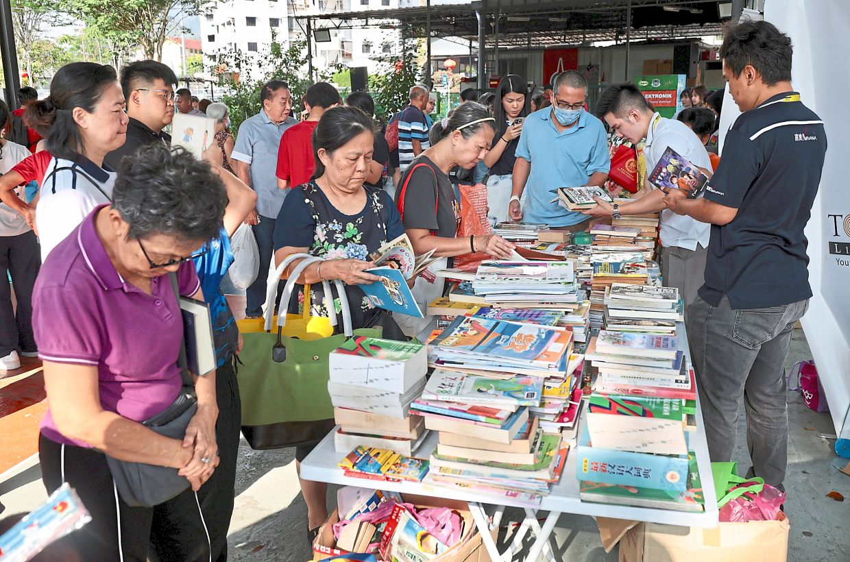 Spring cleaning boon at Air Itam free market