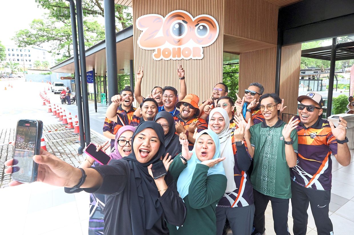 The Johor Zoo in Johor Baru is expecting between 3,000 and 5,000 visitors daily during the long public holiday break.