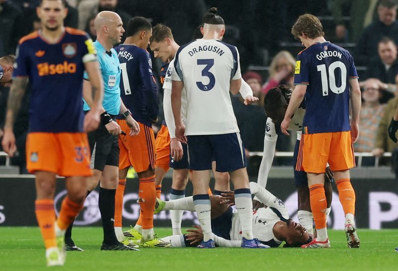 Soccer-Tottenham winger Odobert sidelined with ACL tear