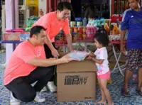 Young entrepreneurs bring festive cheer to orphans in Melaka