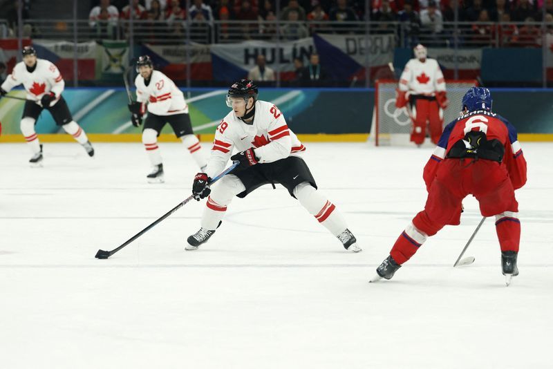 Olympics-Ice hockey-Canada shut out Czech team in master class men's opener