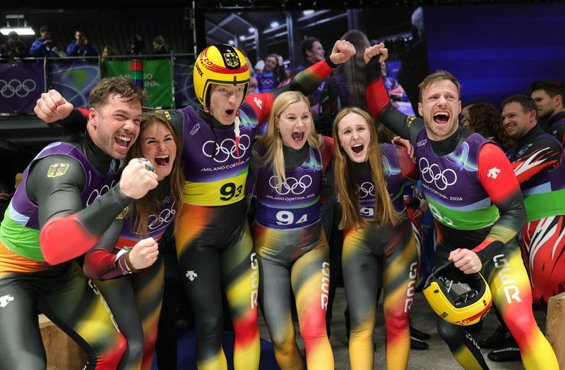 Olympics-Luge-Germans win team relay for fourth Games in a row