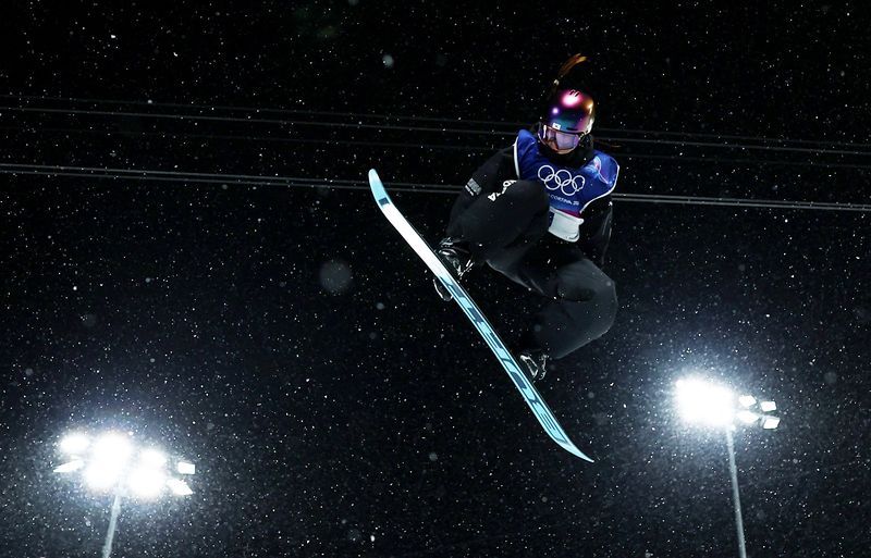 Olympics-Snowboarding-South Korea's Choi upsets Kim to win women's halfpipe gold