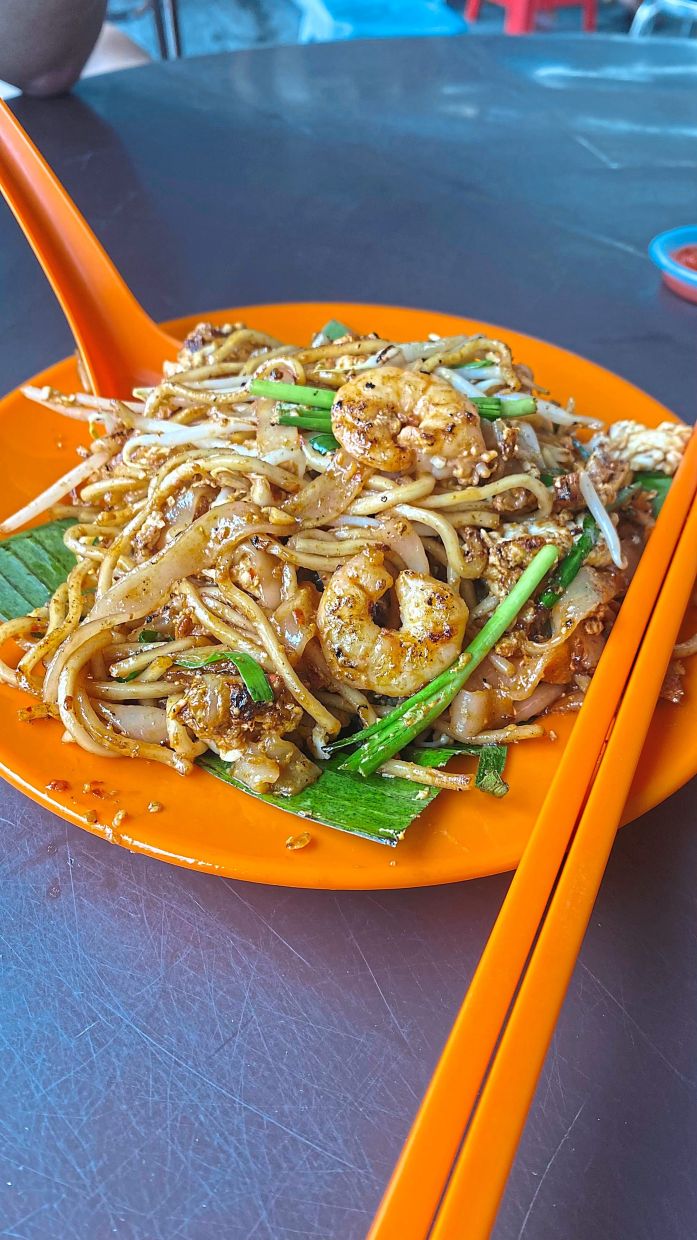 Char kway teow evolved from a simple migrant dish to one of Malaysia’s best street foods. — Filepic
