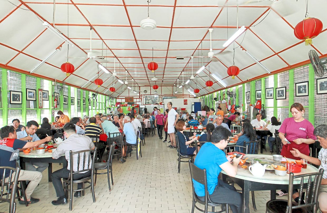 Sek Yuen is one of the earliest and longest-surviving KL restaurants to serve yee sang, beginning in the 1950s. — Filepic