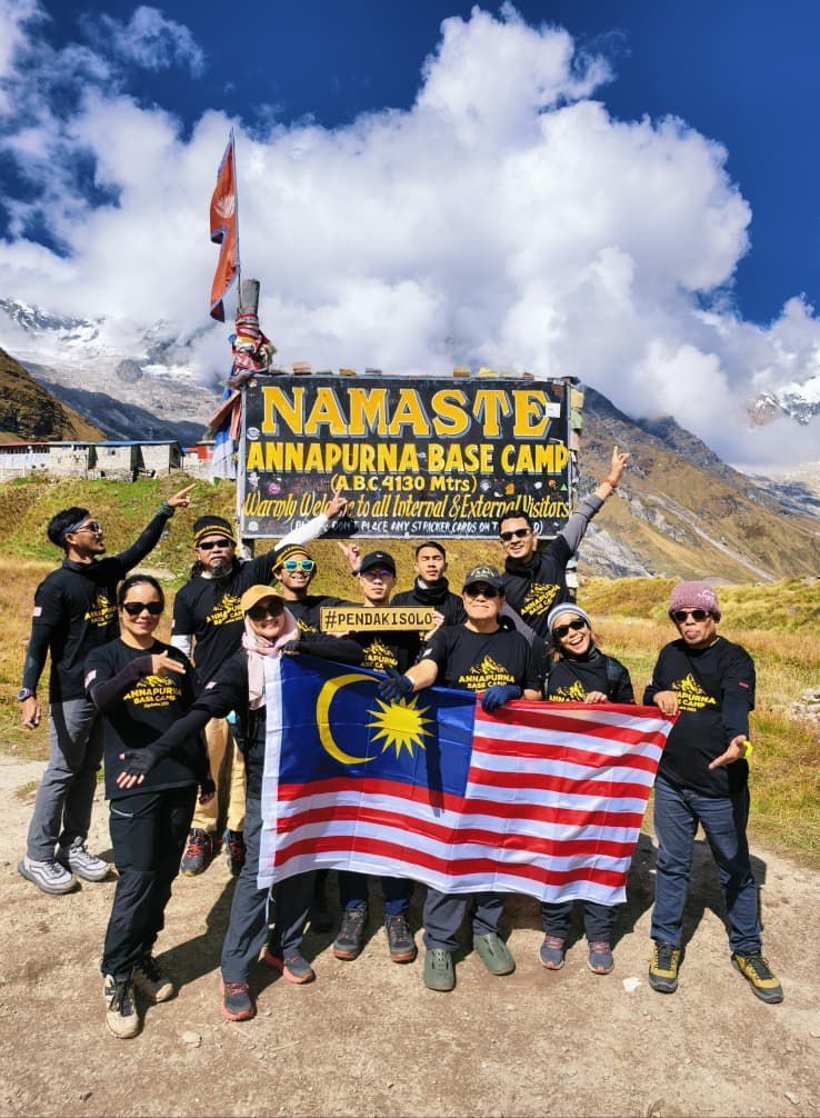 The writer (far right) with his teammates from Malaysia at the ABC. — Photos: JOHAN JAAFFAR