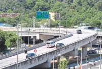 Tight EKVE U-turn ramp raises safety concerns